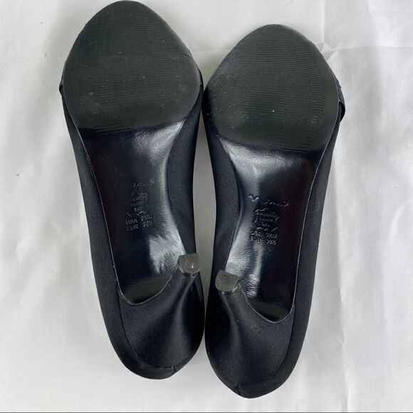 Nina Satin Ruffle Peep Toe Heels Black 8.5 - Picture 6 of 11